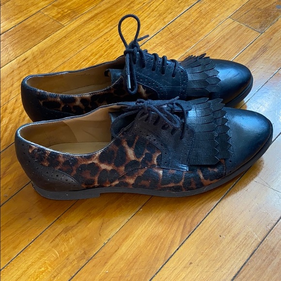 Women’s Shoe - Picture 2 of 6